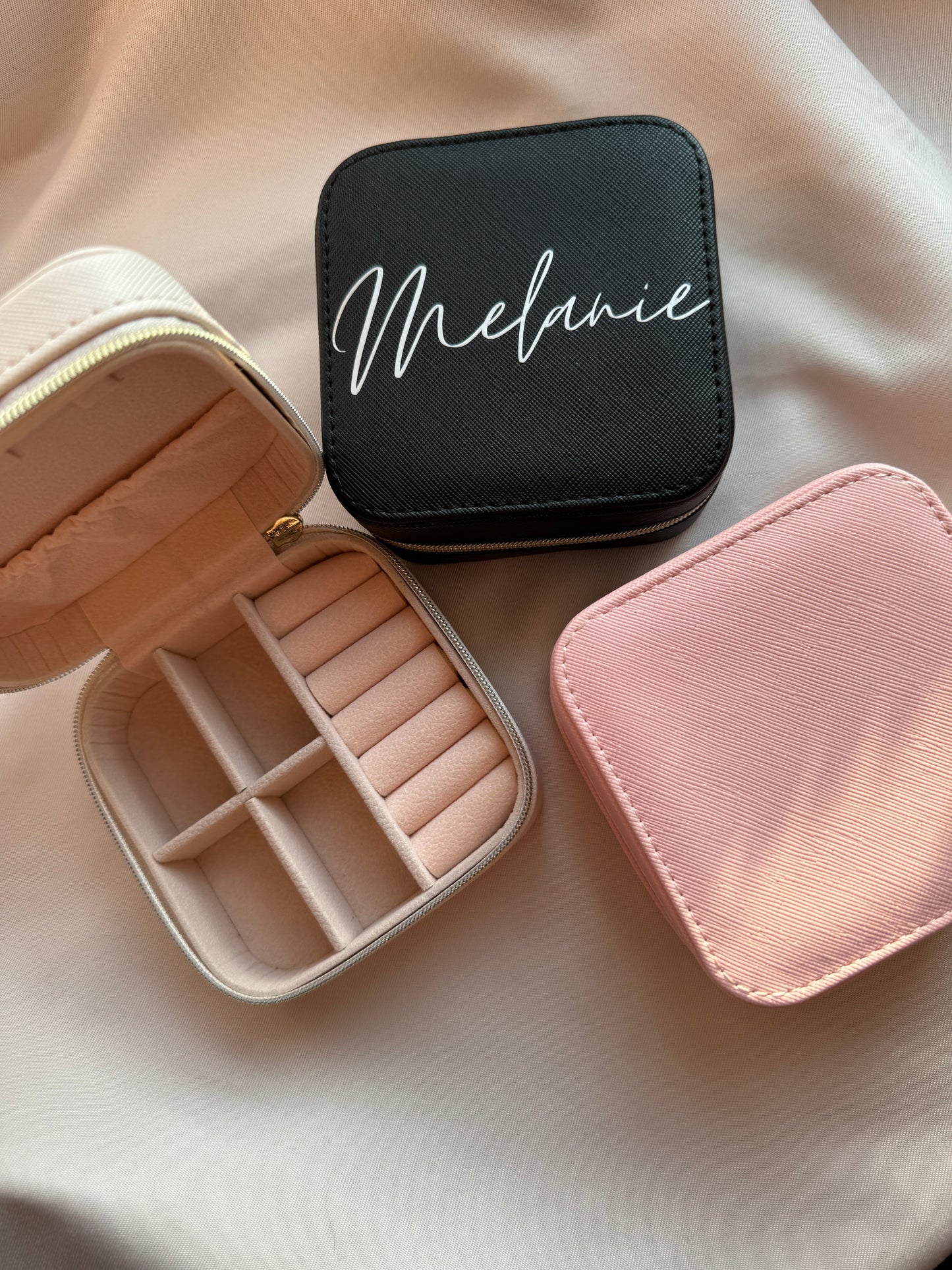 Travel Essentials | SCHMUCKBOX