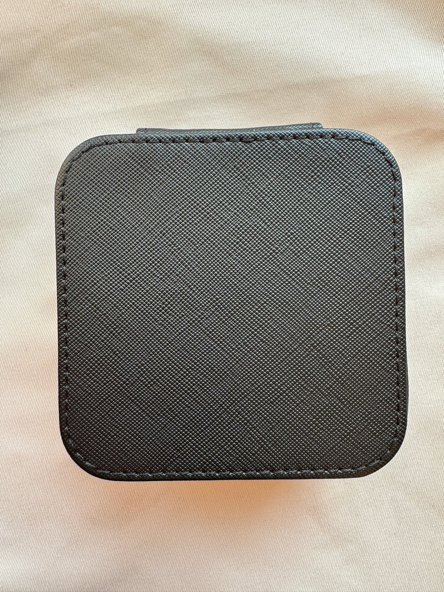 Travel Essentials | SCHMUCKBOX