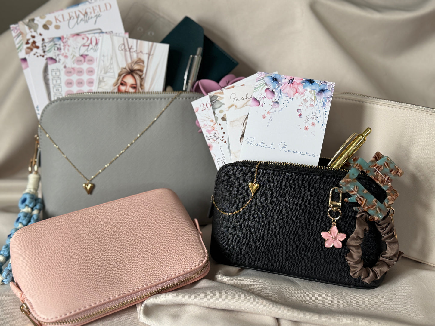 MYSTERY COSMETIC BAG | M