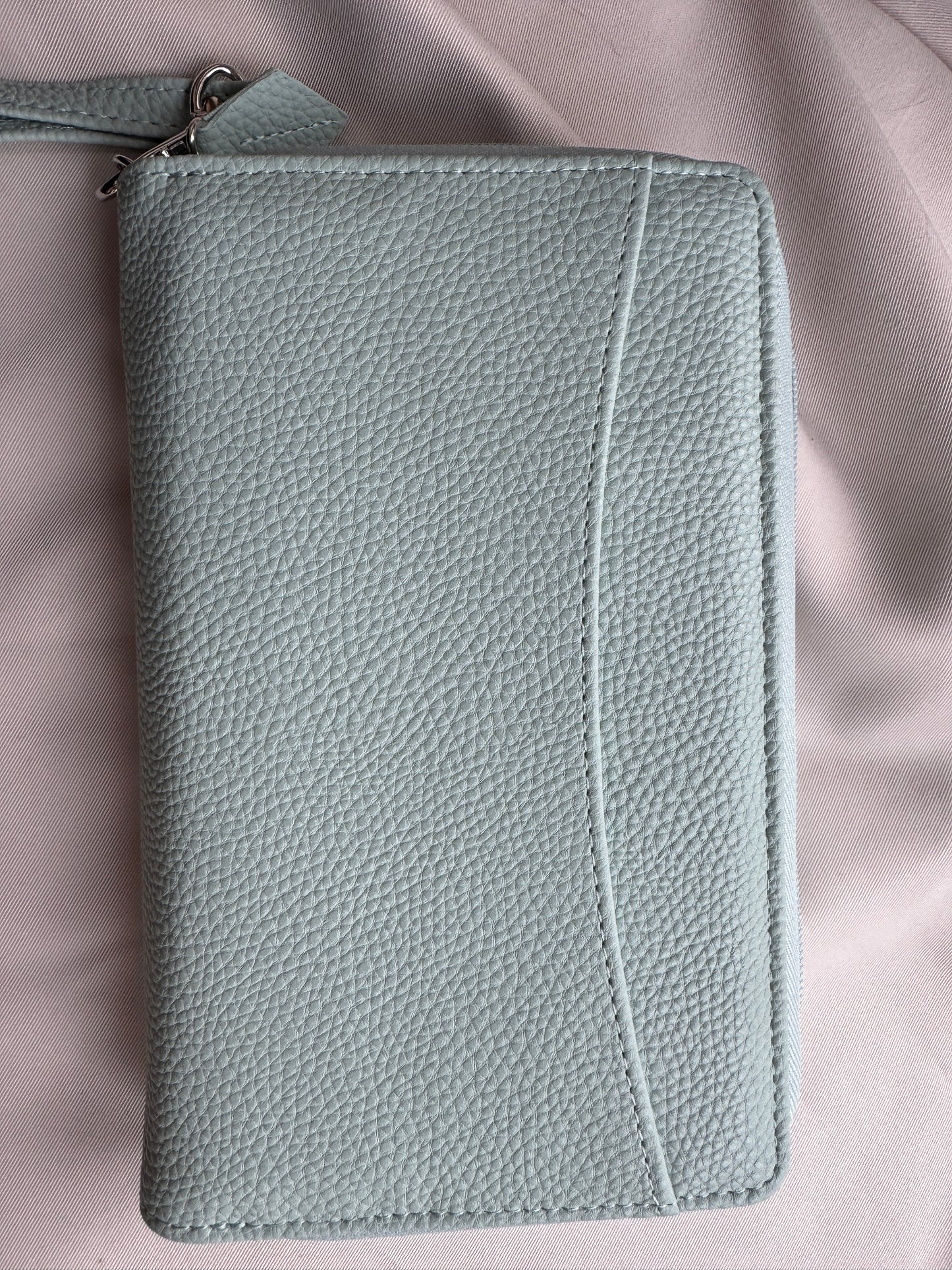 A6 Luxury Zip Binder