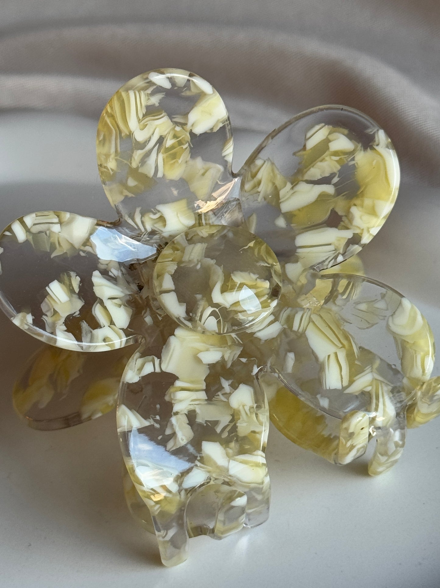 Haarklammer FLOWERFUL aus Acetat | VANILLA FLAKES