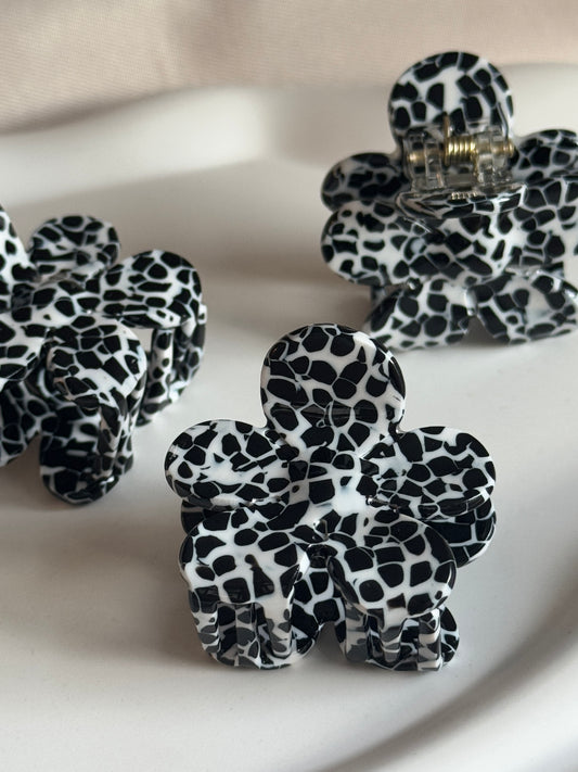 Haarklammer FLOWERFUL MINI aus Acetat | BLACK & WHITE