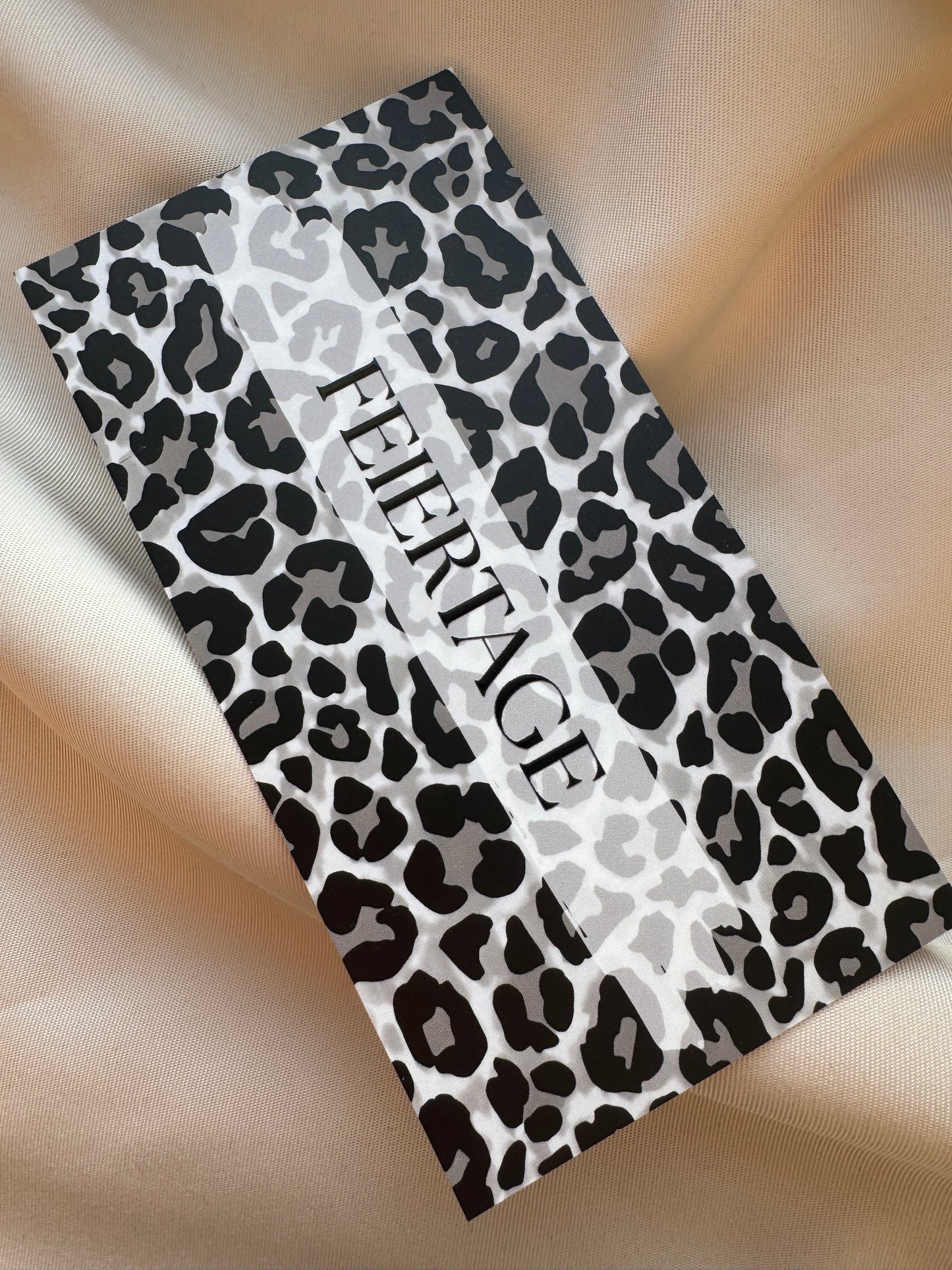 A6 Dashboards mit Tracker | matt foliert und 3D Aufschrift | BLACK LEO