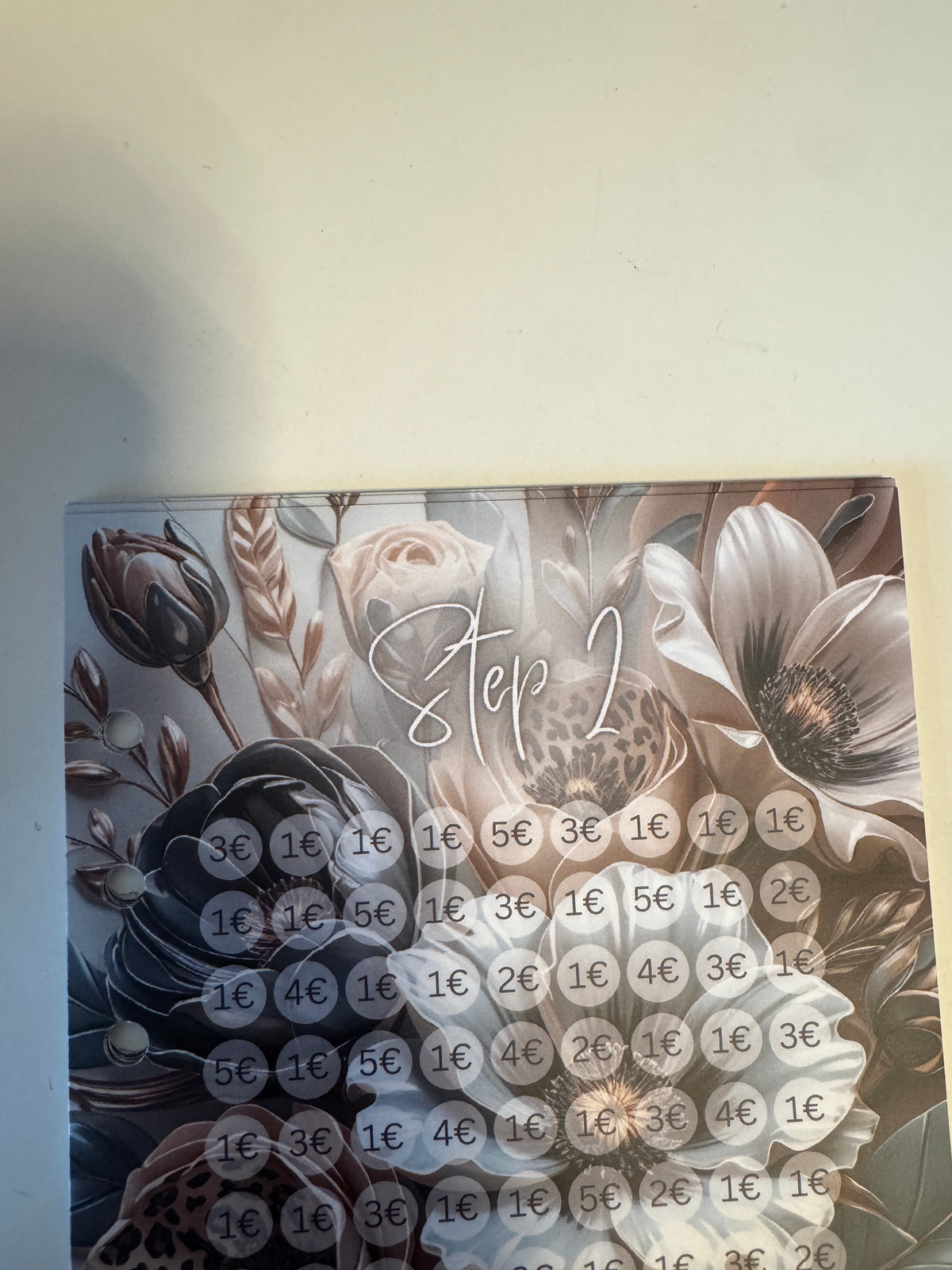 "CLASSY LEO BLOOMS" SPARPLAN | 1500 € | matt foliert | A6 (B-WARE)
