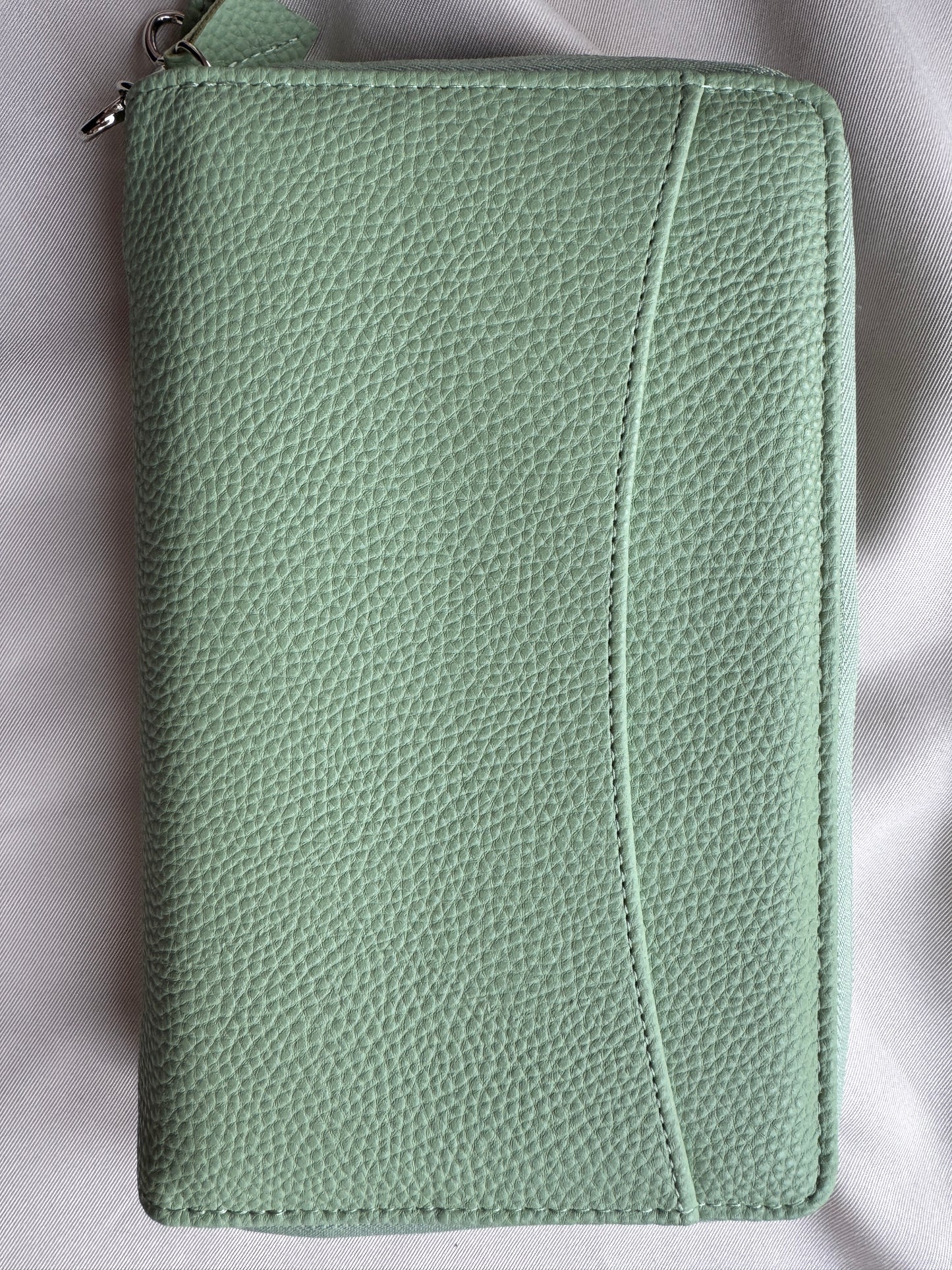 A6 Luxury Zip Binder